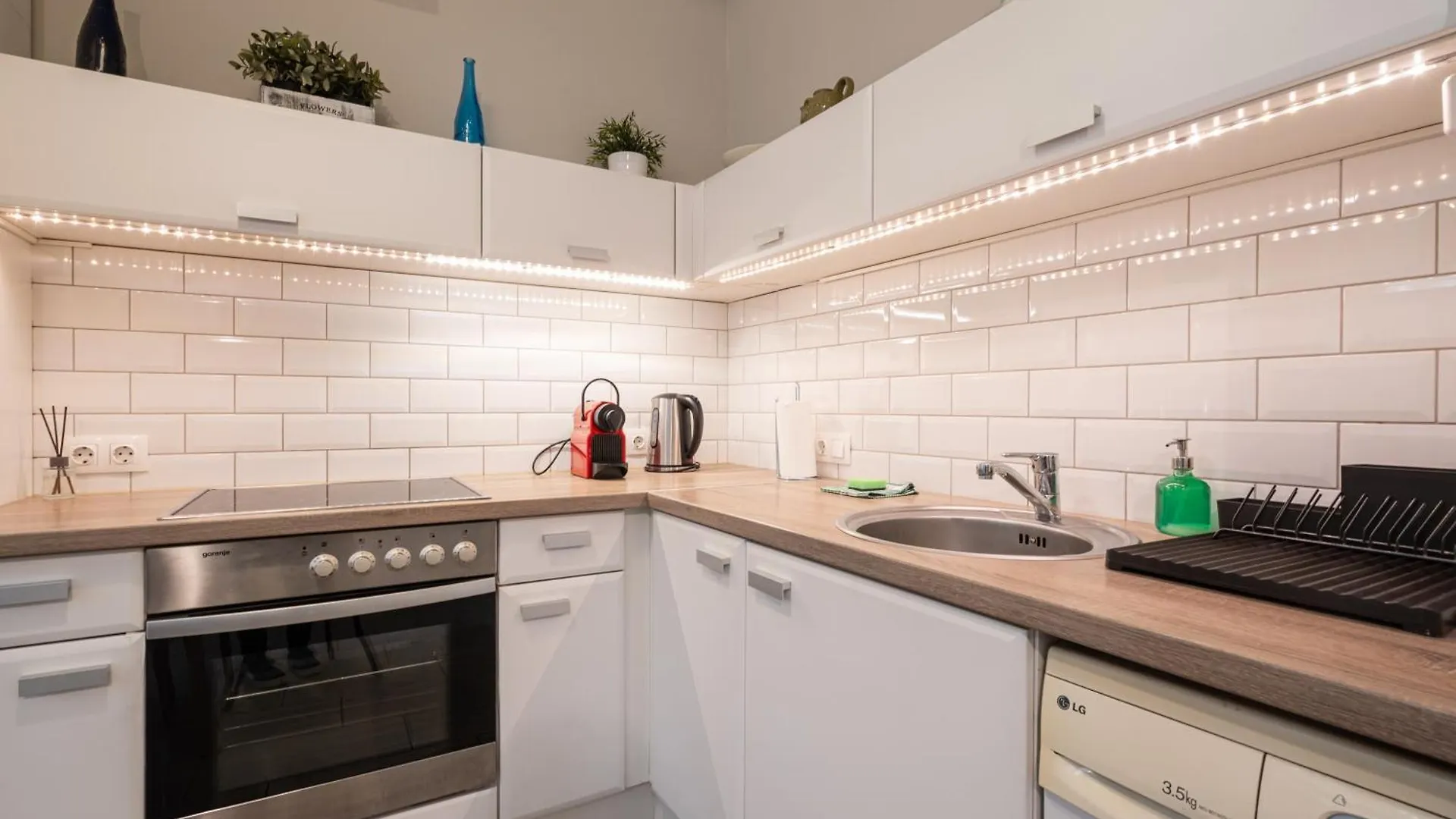 Bpr Castle Hill Apartment With Garden Budapest